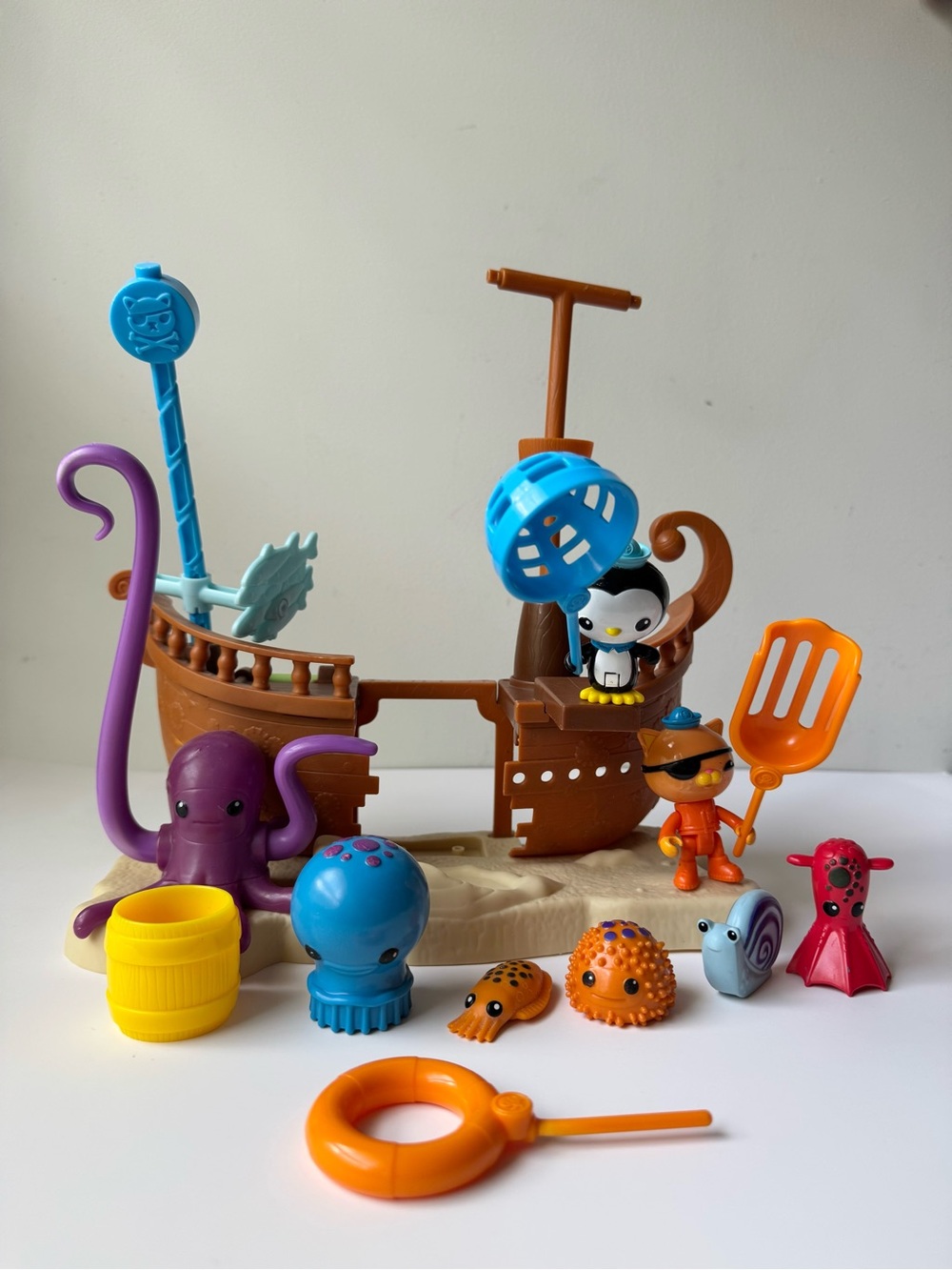 Octonauts 2011 Shipwreck and Accessories